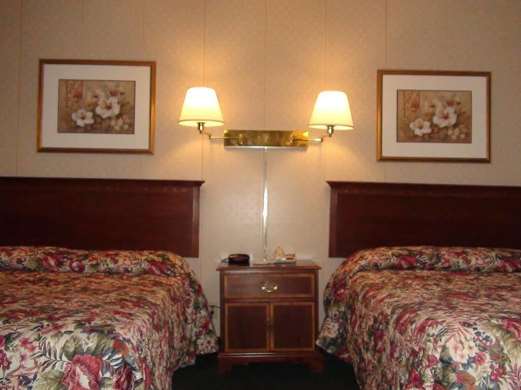 Highlander Inn รัตแลนด์ ภายนอก รูปภาพ